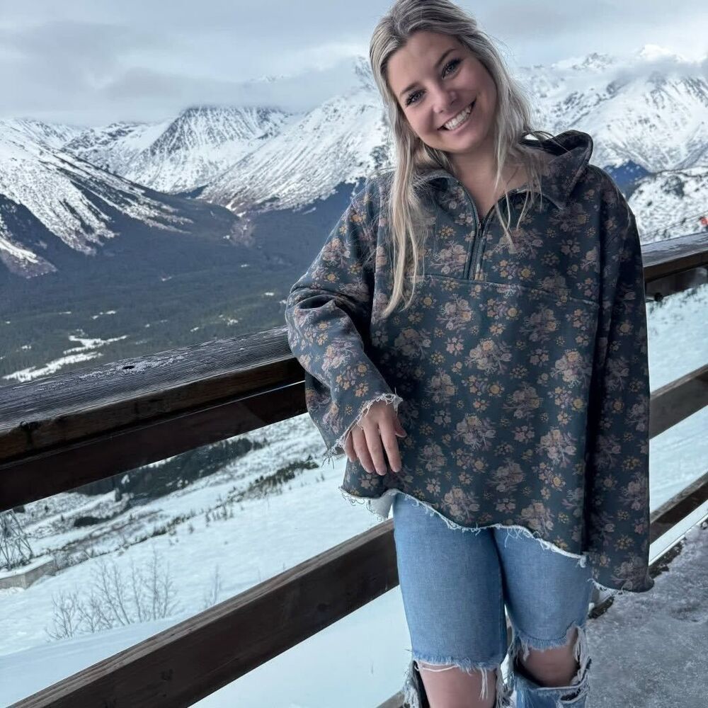 Natural Life Top S/M Easy Does It Half-Zip Pullover Blue Floral Sweatshirt
